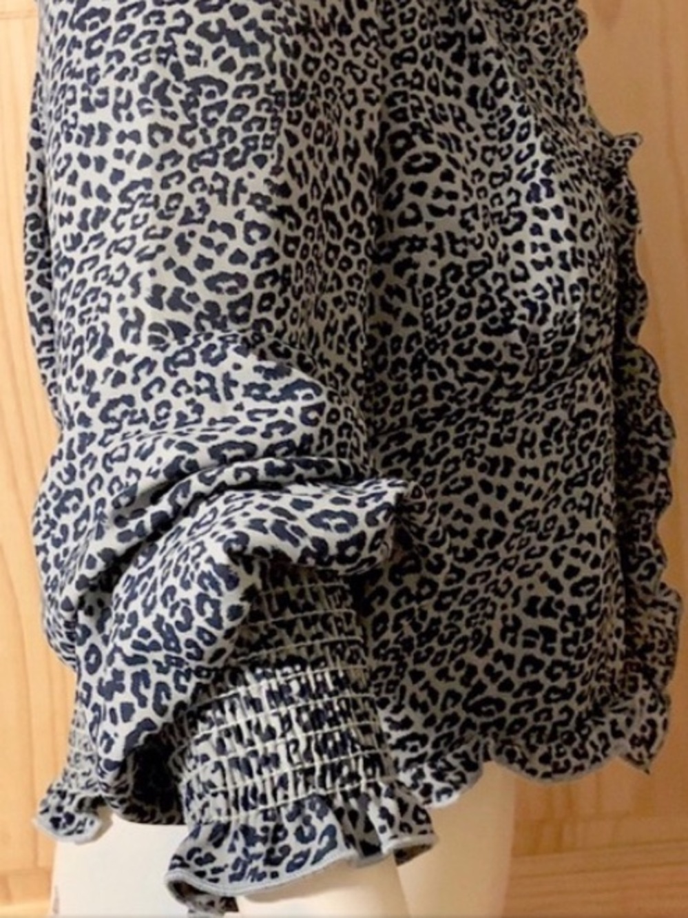 ❤️… Leopard-Print Ruffle Button-Front Women’s Top - Picture 4 of 5